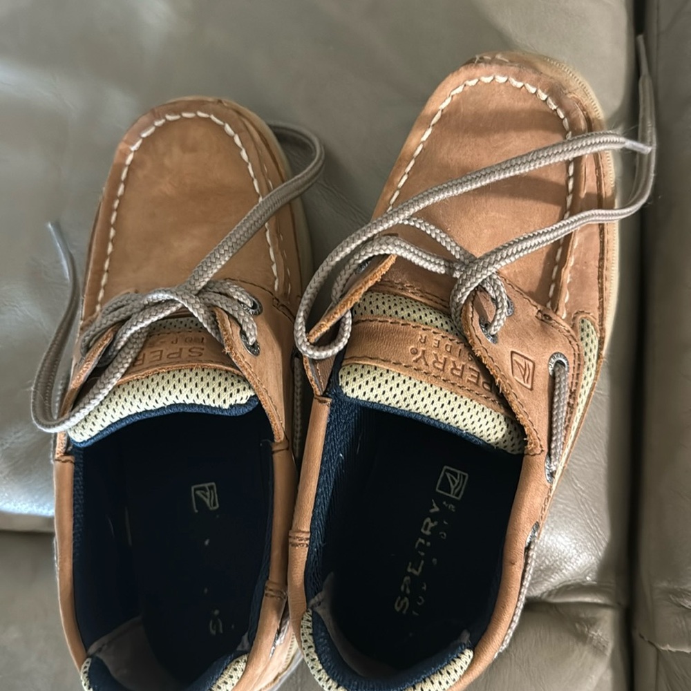 Boys Sperry boat shoes, size 1. Worn 3 times